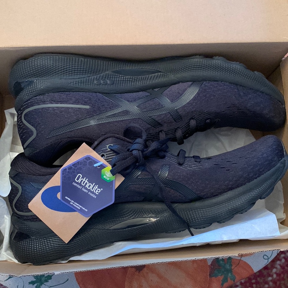 ASICS Gel-Nimbus 24 size 12
